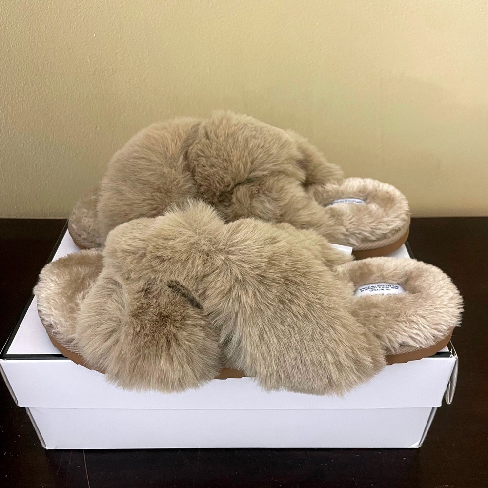 Old Navy Women Tan Faux Fur Criss-Cross Go-Recycled Slide Slippers
